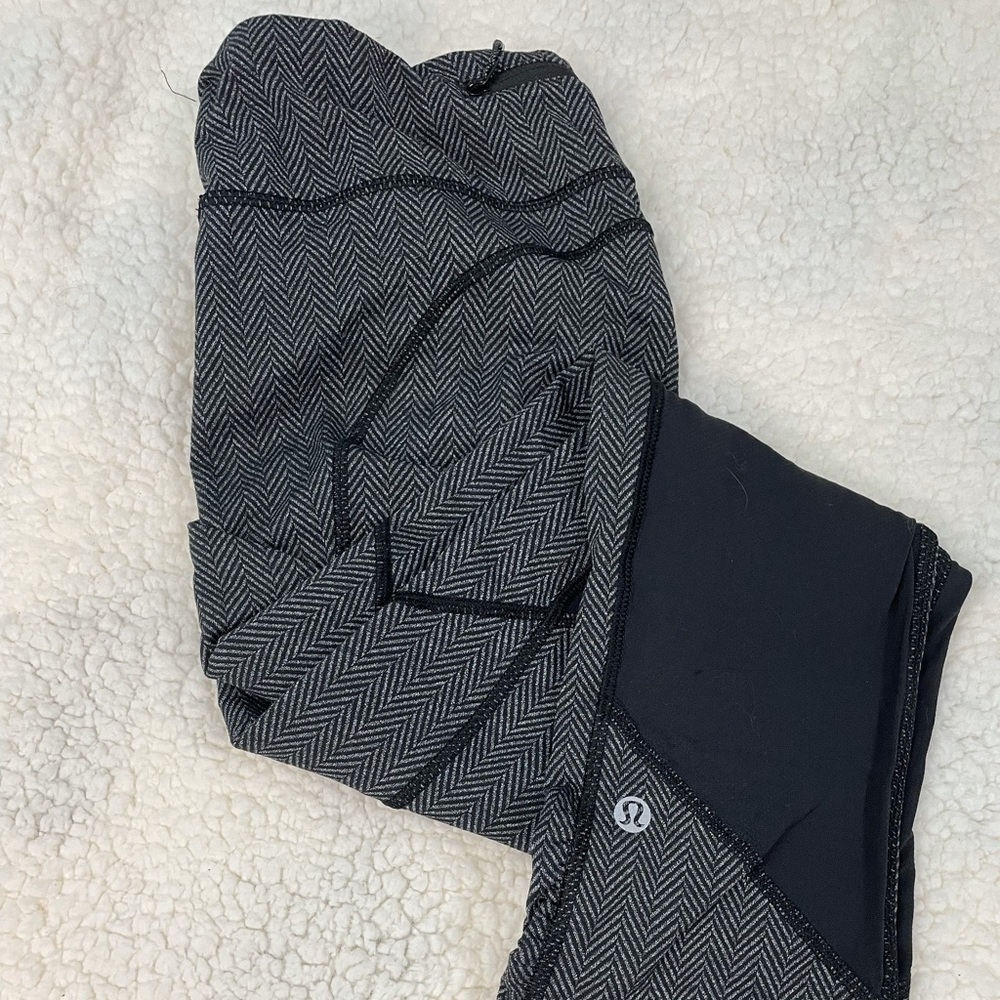 LULULEMON High Waisted Cropped Leggings